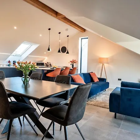 Finest Retreats - Point *