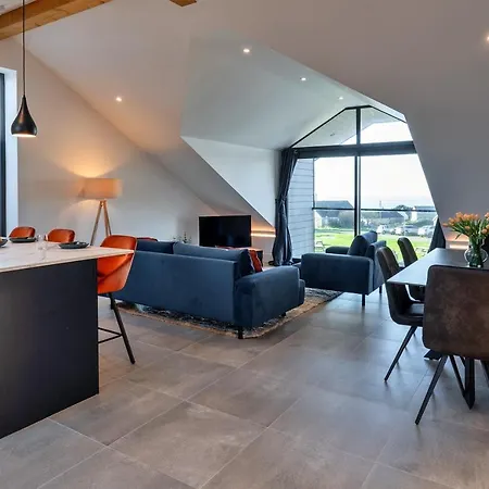 Finest Retreats - Point * Lizard